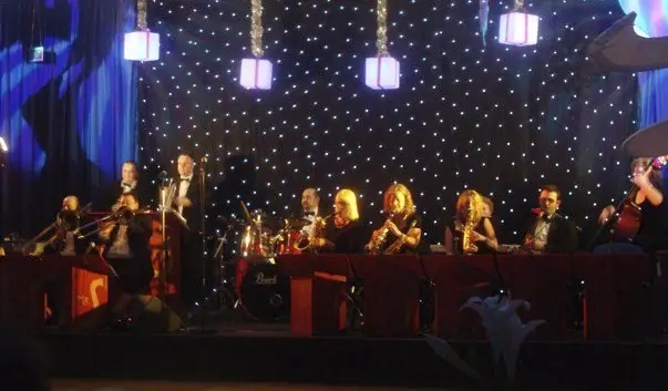 MrSwingsChristmasBall09 Swingband UK